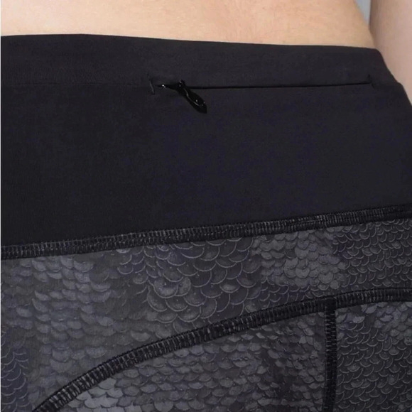 Lululemon sz 2 Speed Tight II *Full-On Luxtreme
Sequin Snake Slate Black / Black - Picture 13 of 16